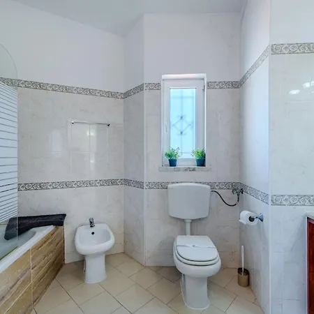 Paulo - Vip By Interhome Semesterbostad Gale (Albufeira)